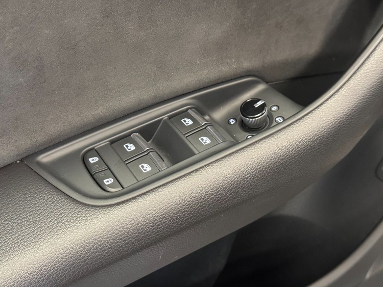 Audi Q8 55TFSI BLACK LIMITED  foto 18