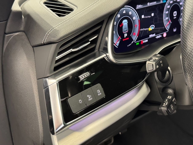 Audi Q8 55TFSI BLACK LIMITED  foto 19