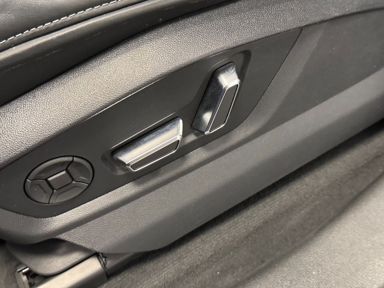 Audi Q8 55TFSI BLACK LIMITED  foto 23