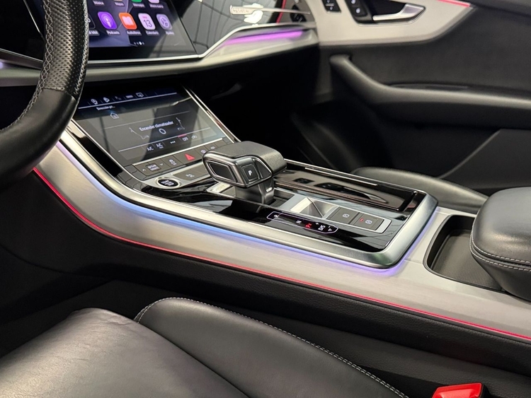 Audi Q8 55TFSI BLACK LIMITED  foto 29