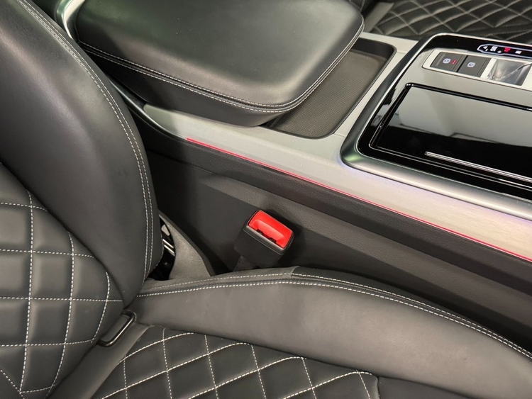 Audi Q8 55TFSI BLACK LIMITED  foto 50