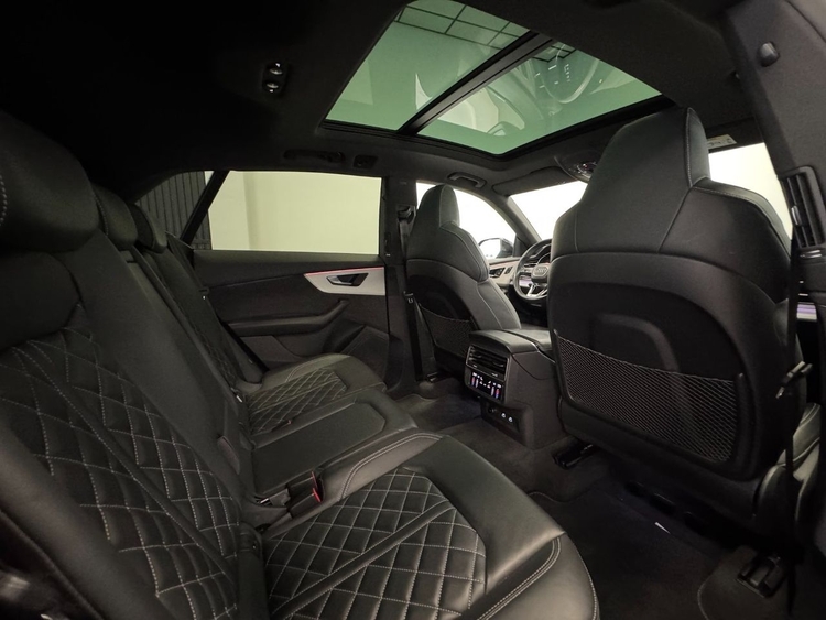 Audi Q8 55TFSI BLACK LIMITED  foto 51