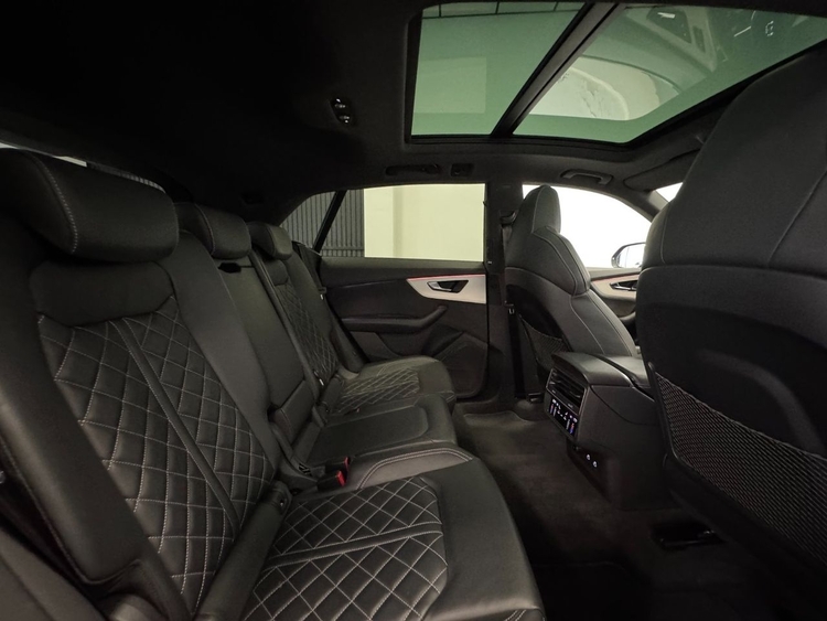 Audi Q8 55TFSI BLACK LIMITED  foto 52