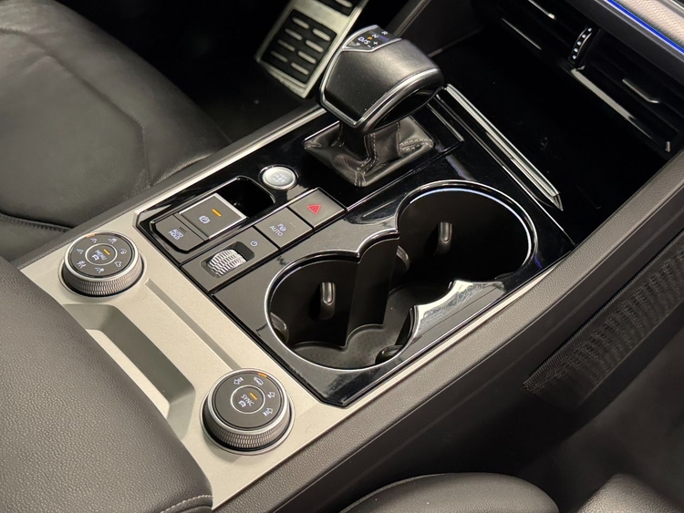Volkswagen Touareg R V6 462CV foto 38