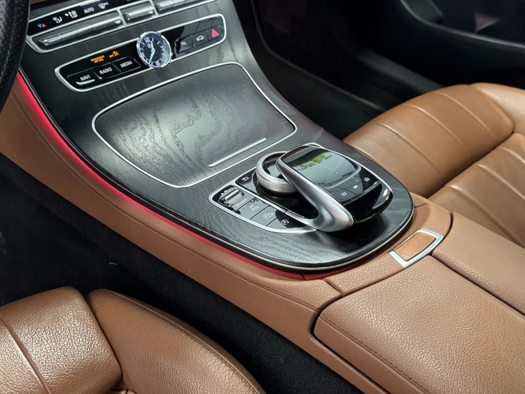 Mercedes Clase E 220D AMG foto 17