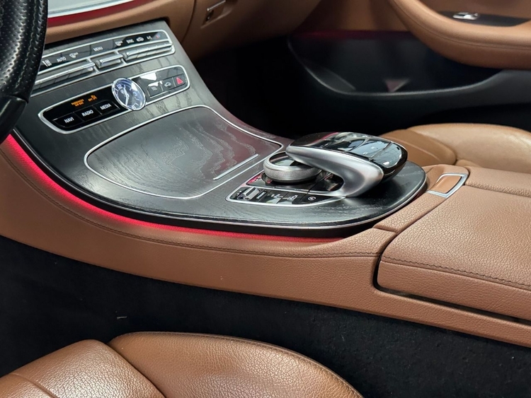 Mercedes Clase E 220D AMG foto 18