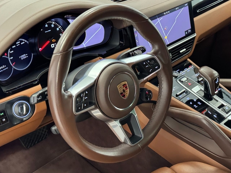 Porsche Cayenne CAYENNE foto 16