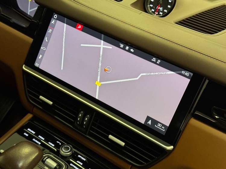 Porsche Cayenne CAYENNE foto 26