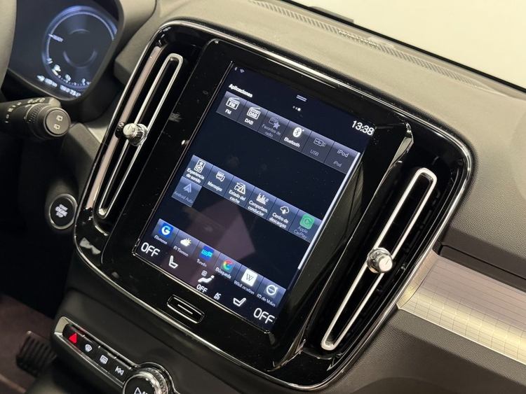 Volvo XC40 T4 PLUS BRIGHT AUTO  foto 30