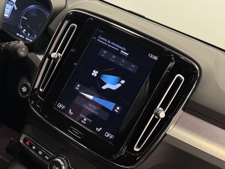 Volvo XC40 T4 PLUS BRIGHT AUTO  foto 31