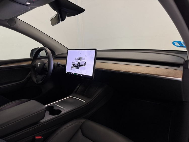 Tesla Model Y GRAN AUTONOMIA RWD foto 13