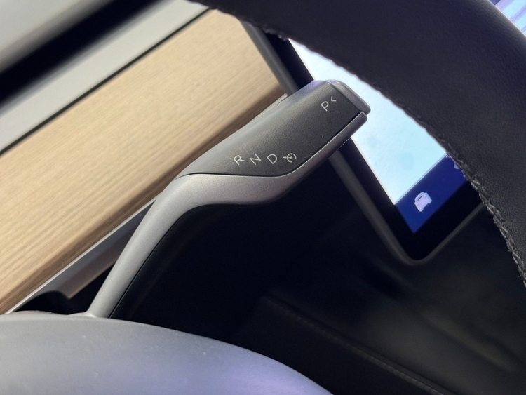 Tesla Model Y GRAN AUTONOMIA RWD foto 22