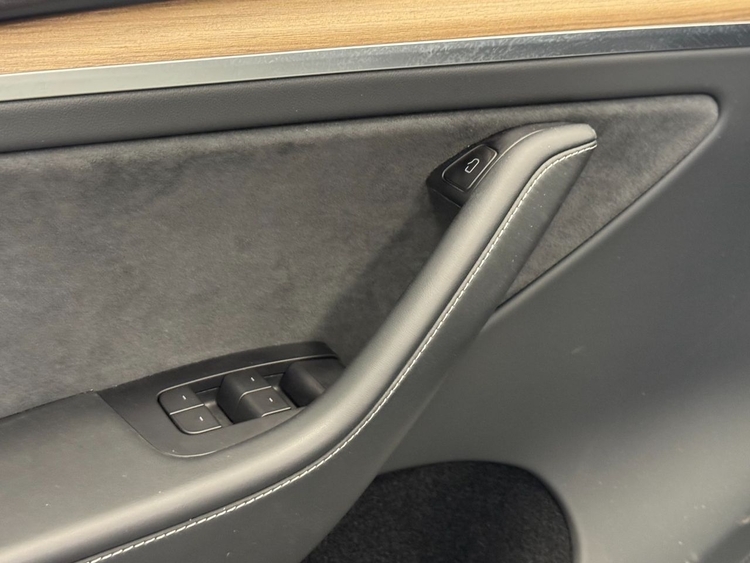 Tesla Model Y GRAN AUTONOMIA RWD foto 25