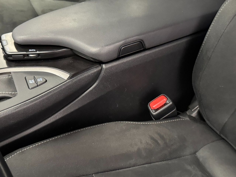 Lexus UX 250H BUSINESS foto 24
