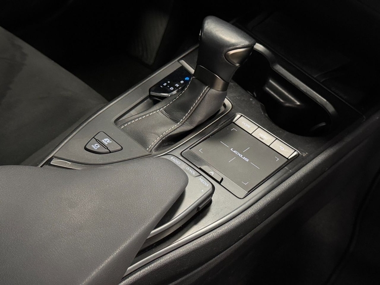 Lexus UX 250H BUSINESS foto 31