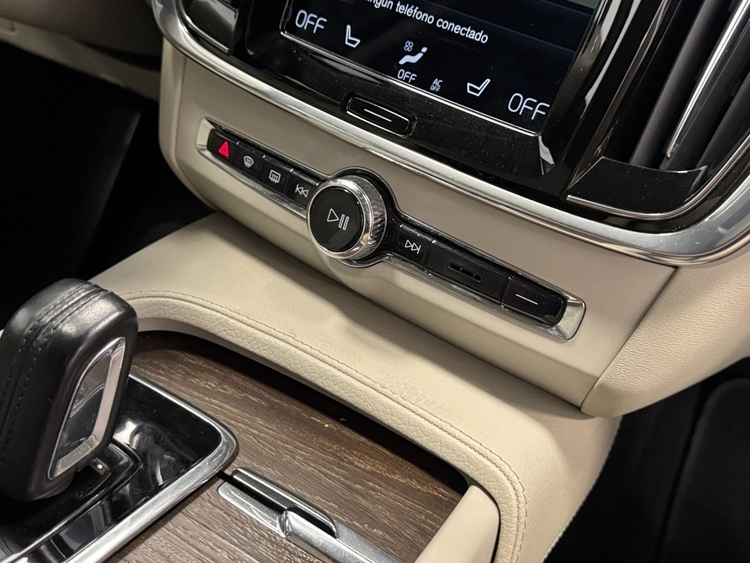 Volvo V90 CROSS COUNTRY B4 D  foto 36