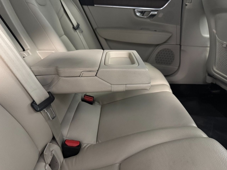 Volvo V90 CROSS COUNTRY B4 D  foto 42
