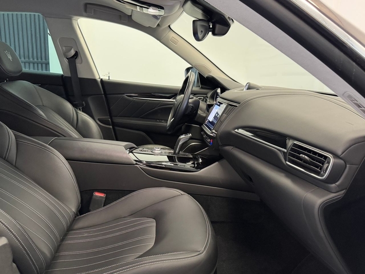 Maserati Levante LEVANTE GRANLUSSO 3.0 V6 foto 29