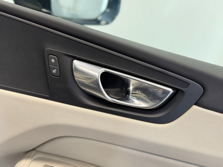Volvo XC60 INSCRIPTION AUTO foto 31