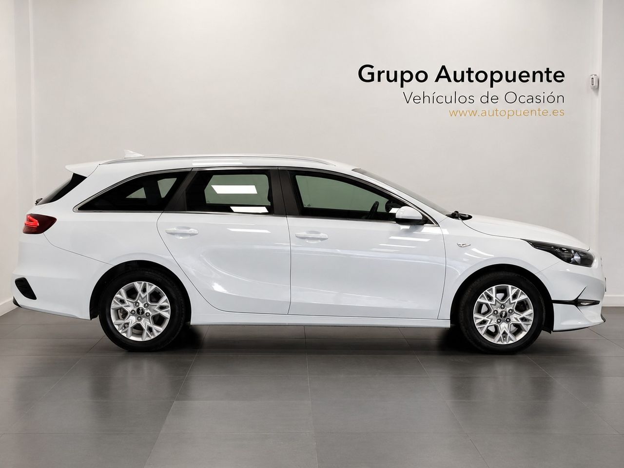 Kia Ceed DRIVE 1.6 MHEV  miniatura 3