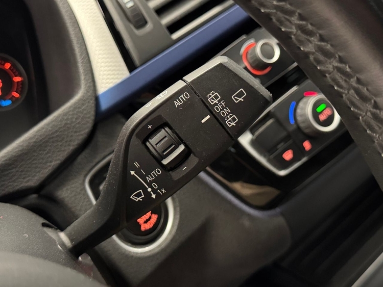BMW Serie 3 318D AUTO M foto 21