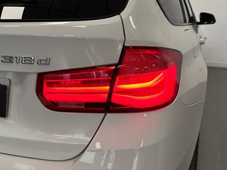BMW Serie 3 318D AUTO M foto 46