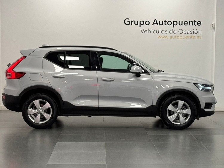 Volvo XC40 MOMENTUM CORE AUTO foto 3