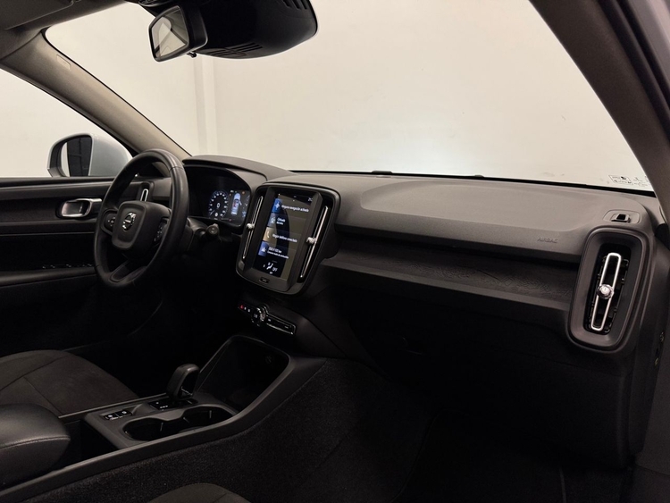 Volvo XC40 MOMENTUM CORE AUTO foto 12