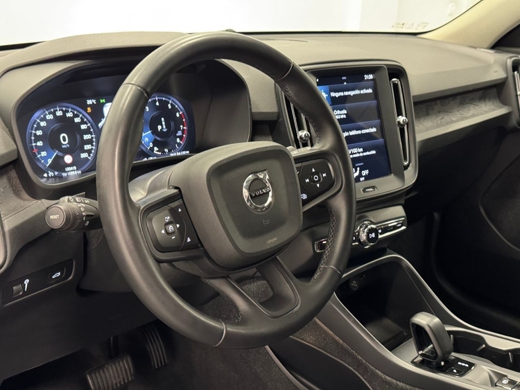 Volvo XC40 MOMENTUM CORE AUTO foto 18