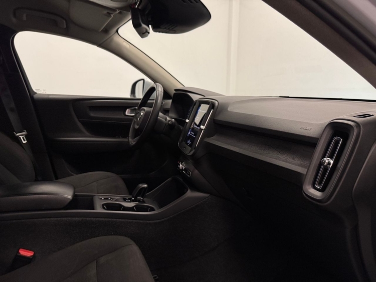 Volvo XC40 MOMENTUM CORE AUTO foto 24