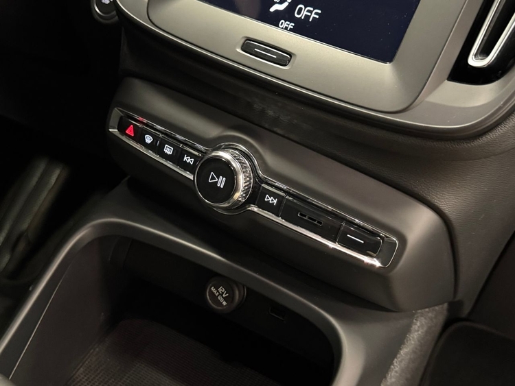 Volvo XC40 MOMENTUM CORE AUTO foto 30