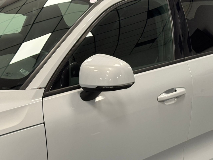 Volvo XC40 MOMENTUM CORE AUTO foto 33
