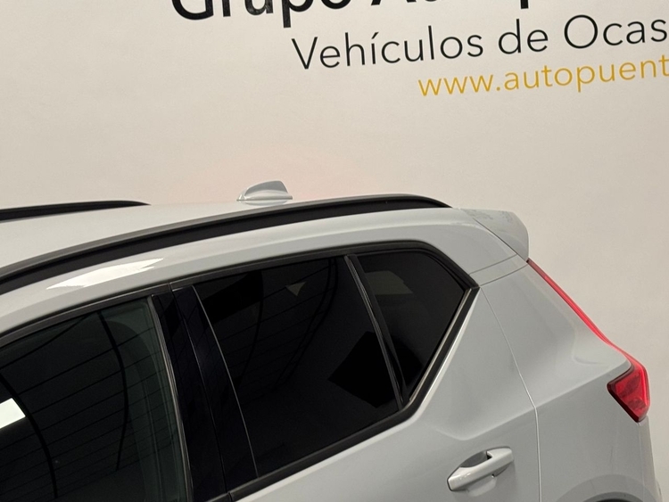 Volvo XC40 MOMENTUM CORE AUTO foto 34