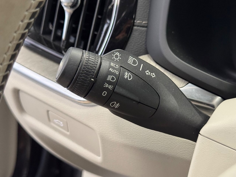 Volvo V60 ULTIMATE AUTO  B4 D foto 20