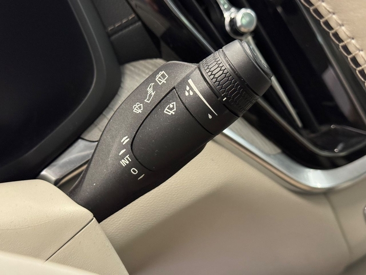 Volvo V60 ULTIMATE AUTO  B4 D foto 21