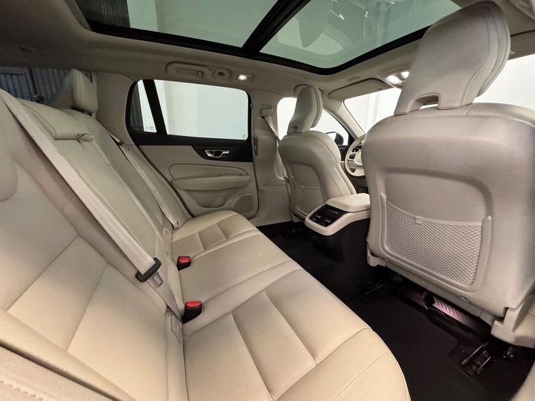 Volvo V60 ULTIMATE AUTO  B4 D foto 46