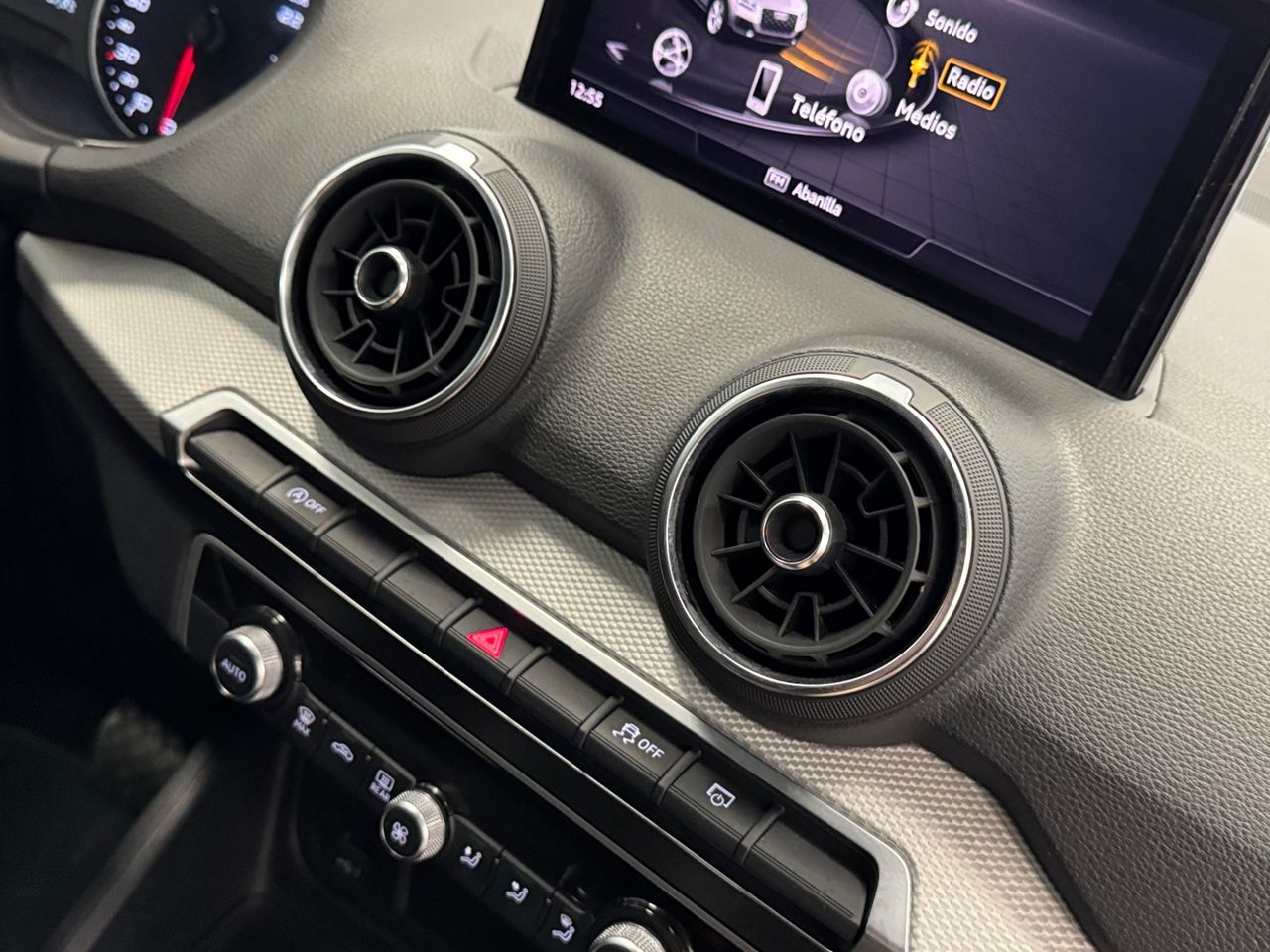Audi Q2 ADVANCED S-TRONIC  miniatura 32