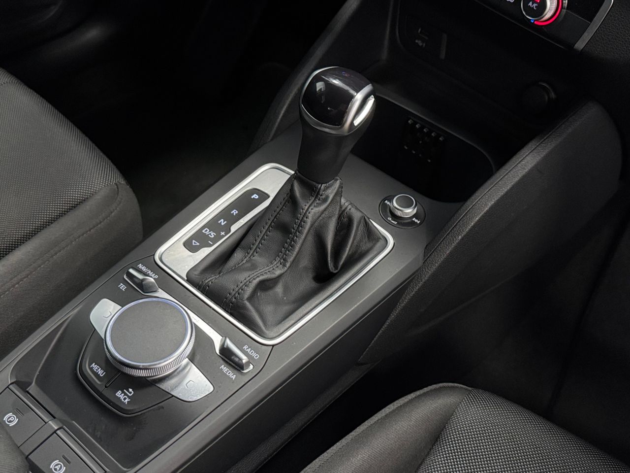 Audi Q2 ADVANCED S-TRONIC  miniatura 35