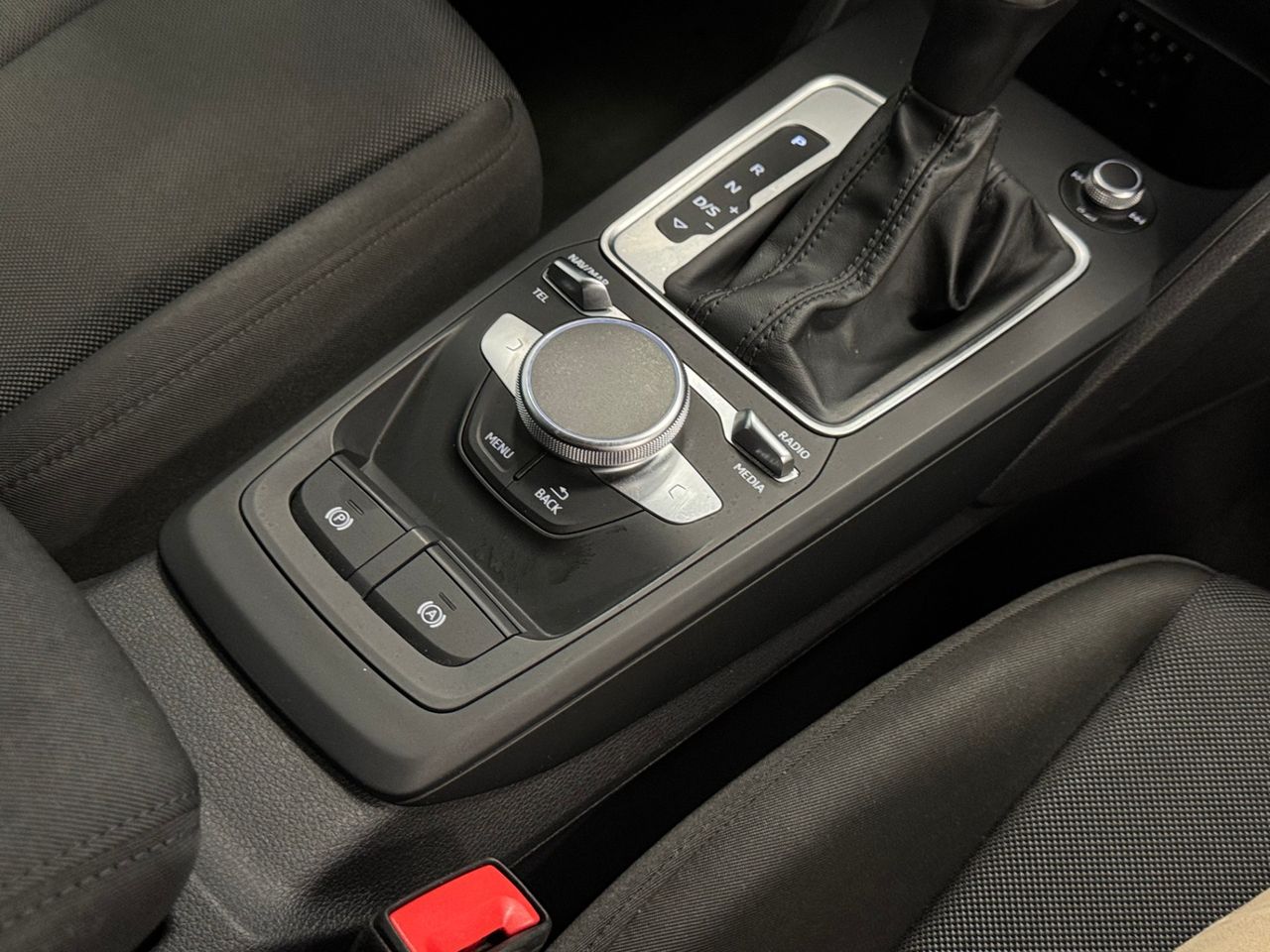 Audi Q2 ADVANCED S-TRONIC  miniatura 36