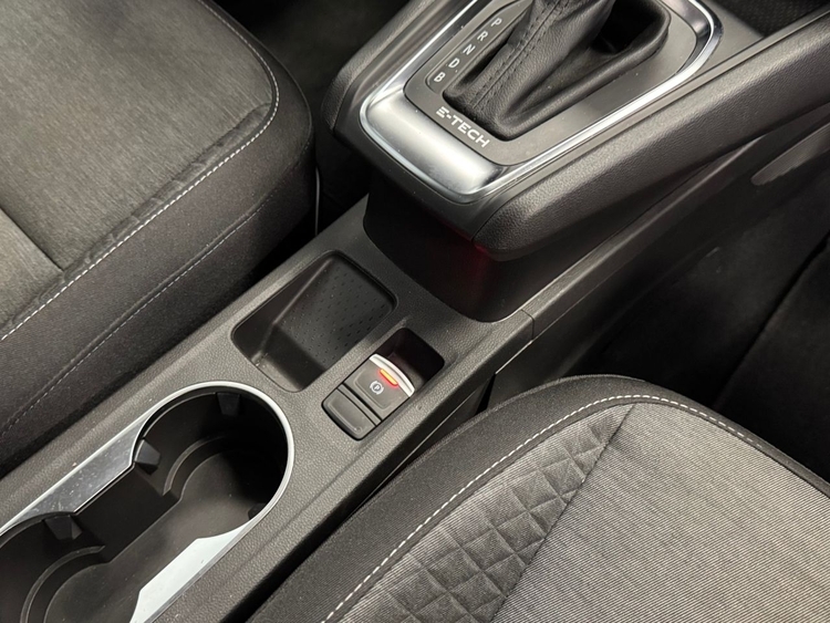 Renault Captur EVOLUTION  E-TECH foto 35