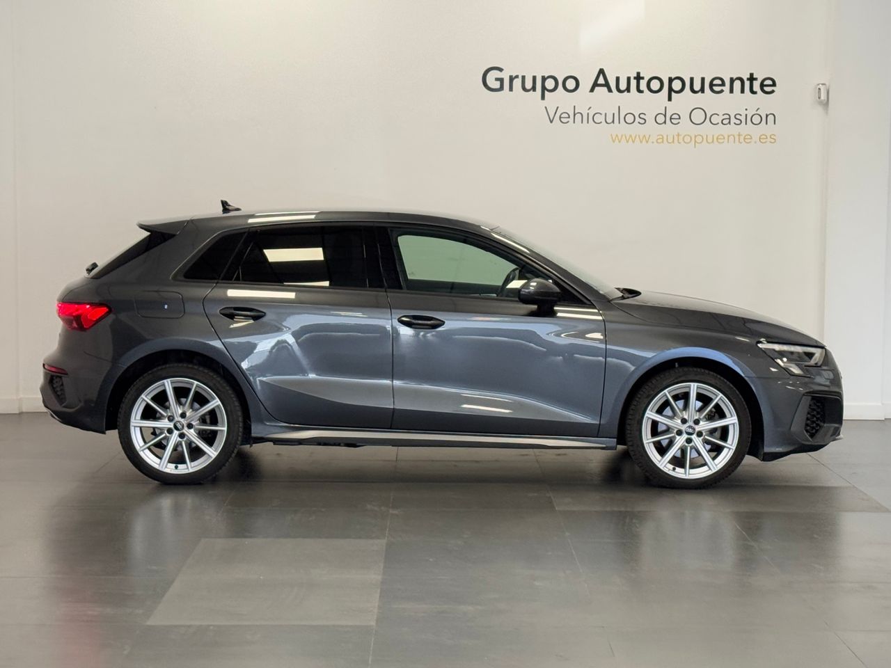 Audi A3 S-LINE  40TFSI E miniatura 3