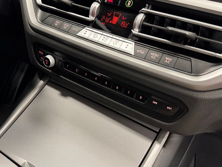 BMW Serie 3 320D AUTO foto 40