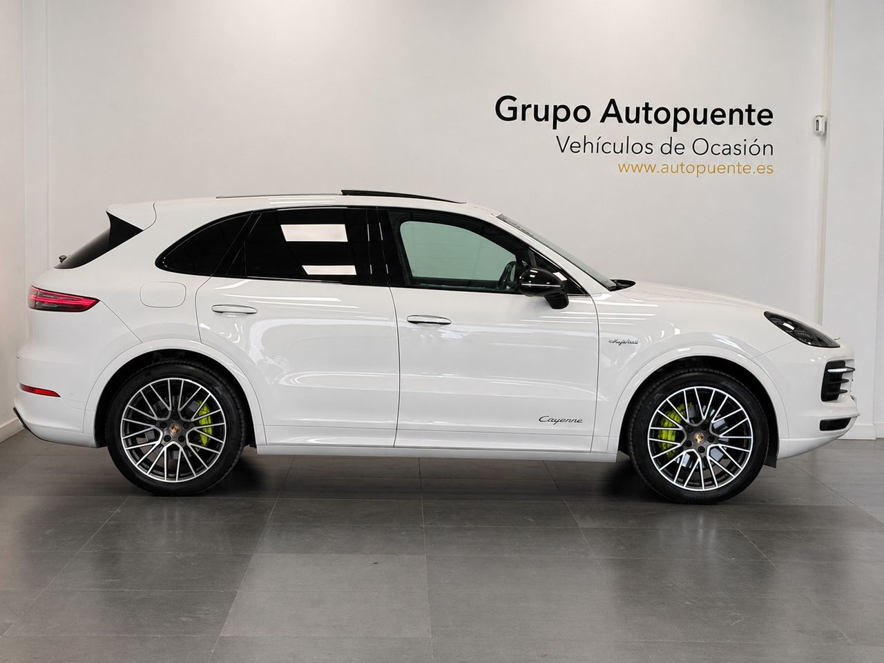 Porsche Cayenne E-HYBRID miniatura 3