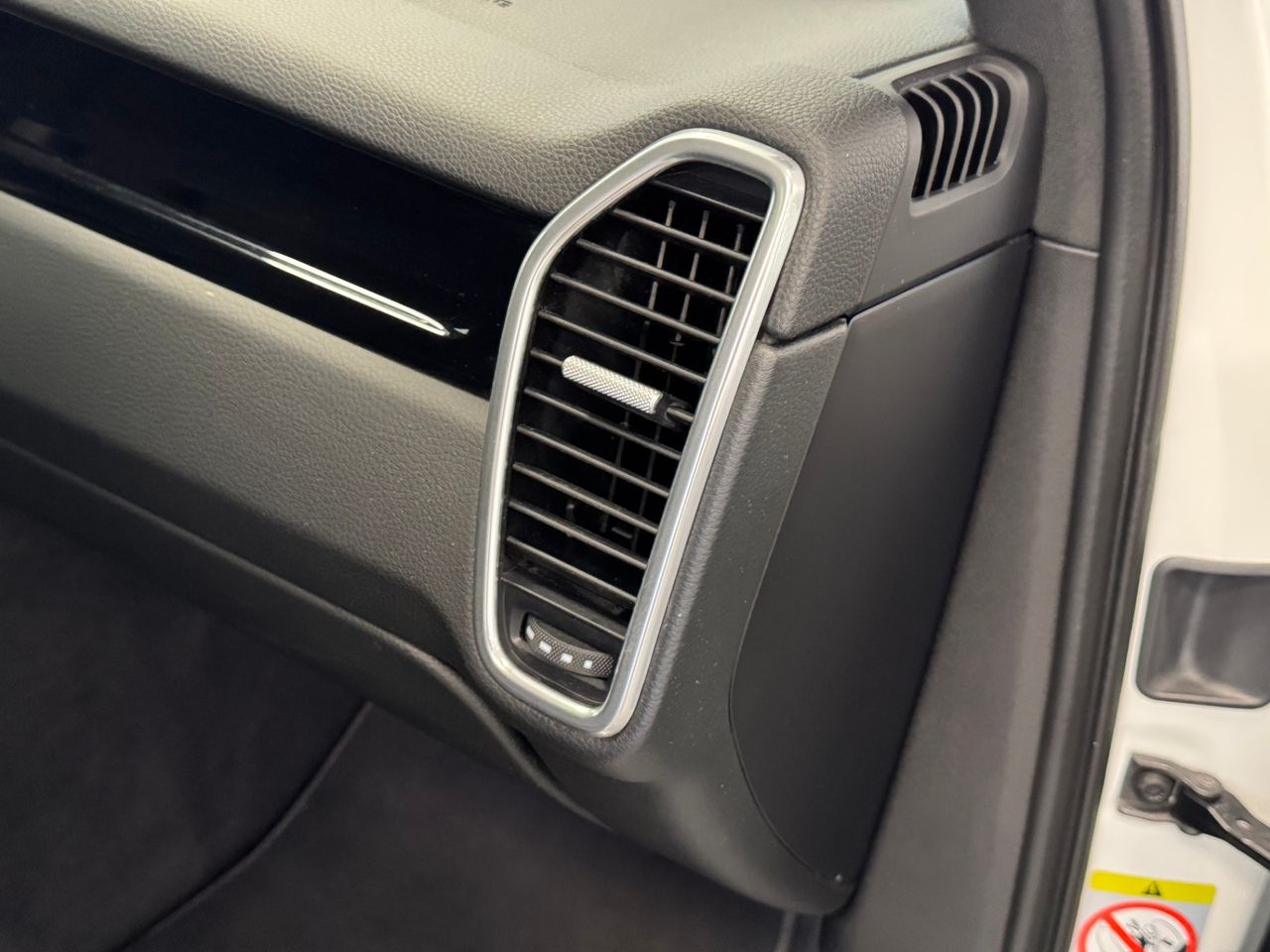 Porsche Cayenne E-HYBRID miniatura 28