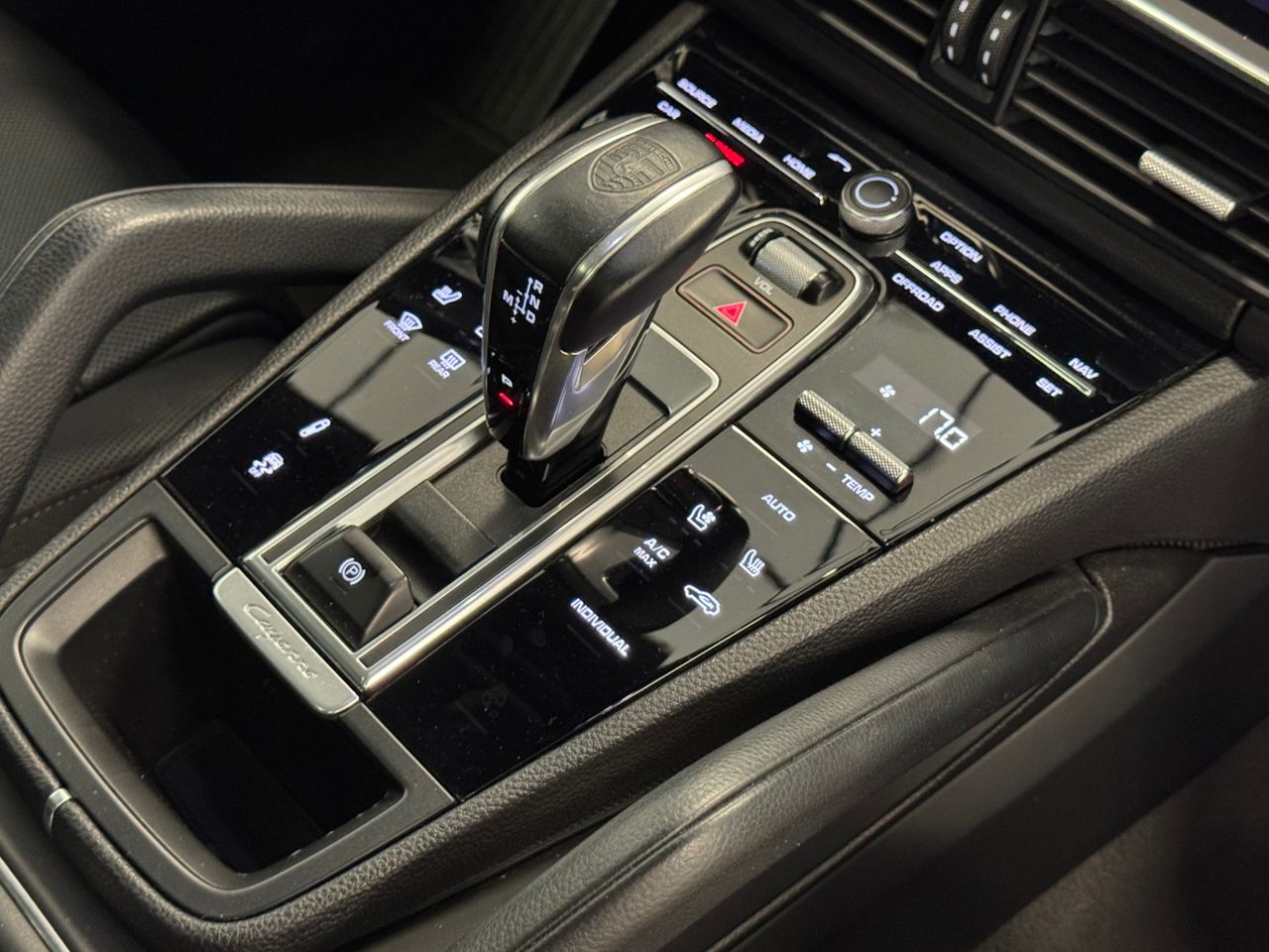 Porsche Cayenne E-HYBRID miniatura 38