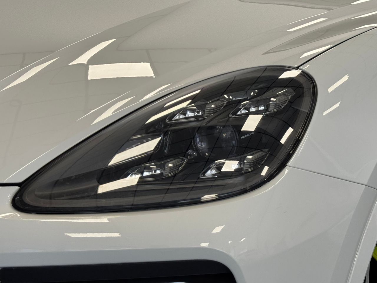 Porsche Cayenne E-HYBRID miniatura 45