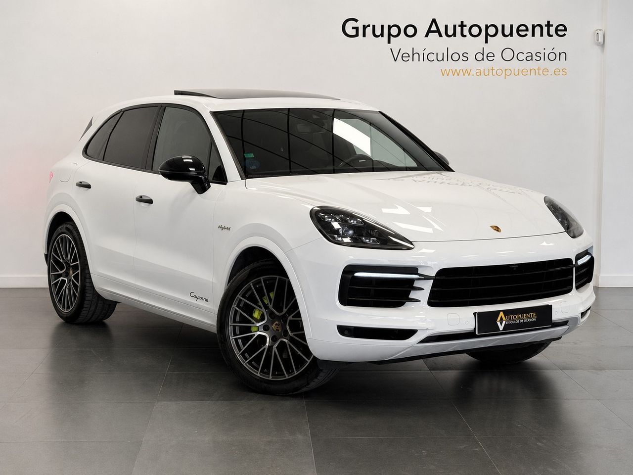 Porsche Cayenne E-HYBRID foto 2
