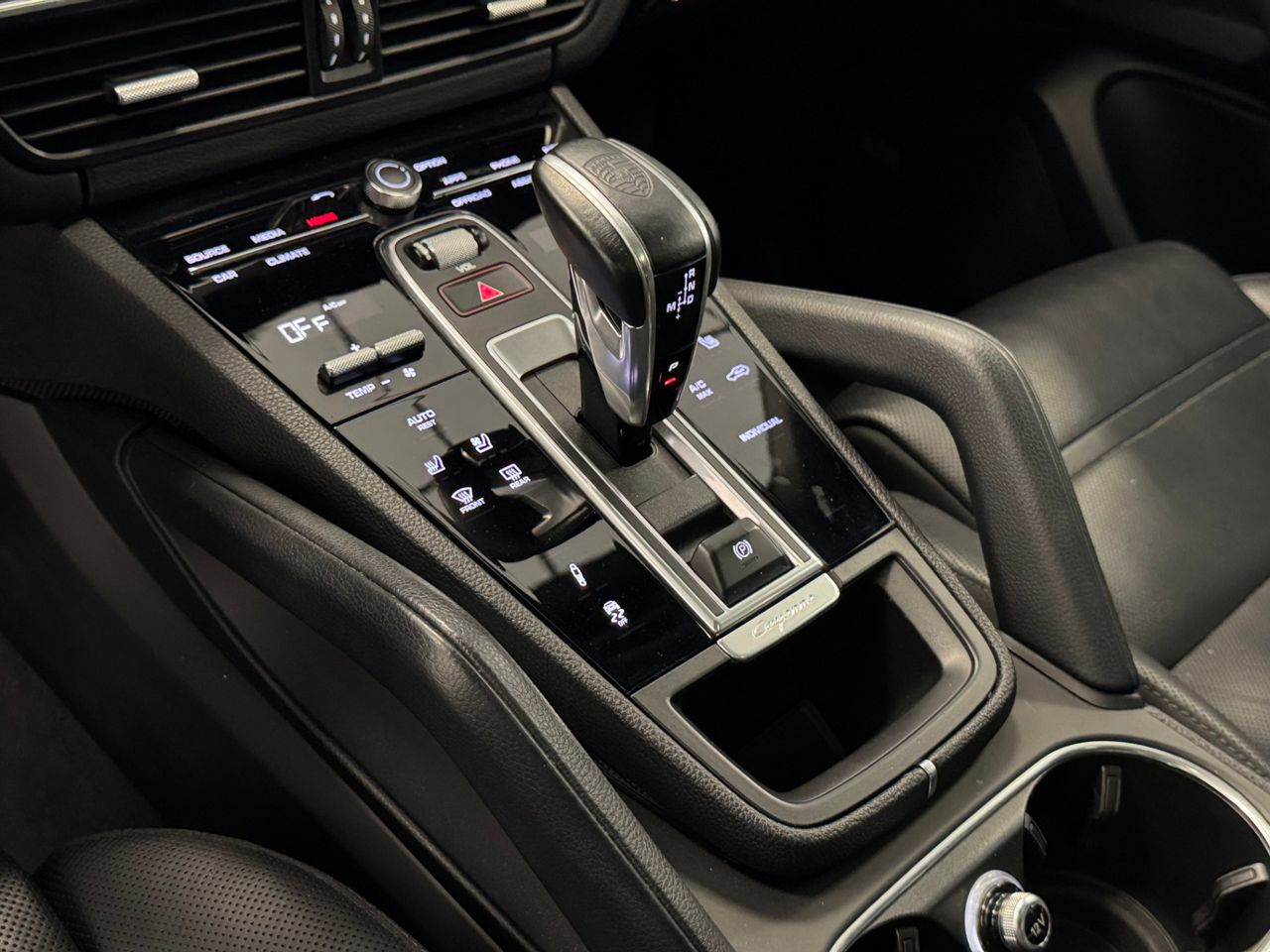Porsche Cayenne E-HYBRID foto 24
