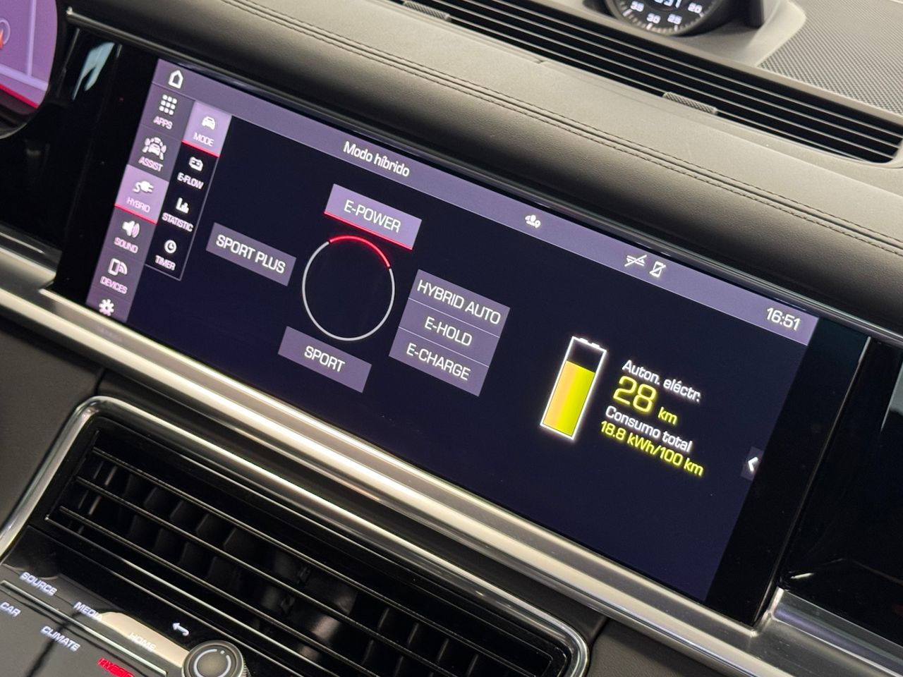 Porsche Panamera 4 E-HYBRID miniatura 35