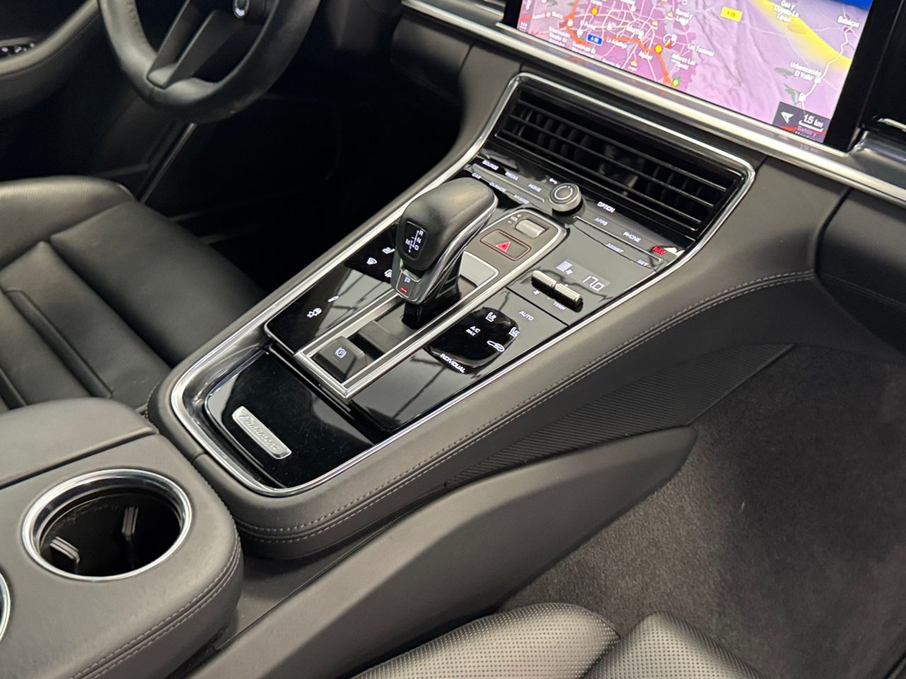 Porsche Panamera 4 E-HYBRID miniatura 38